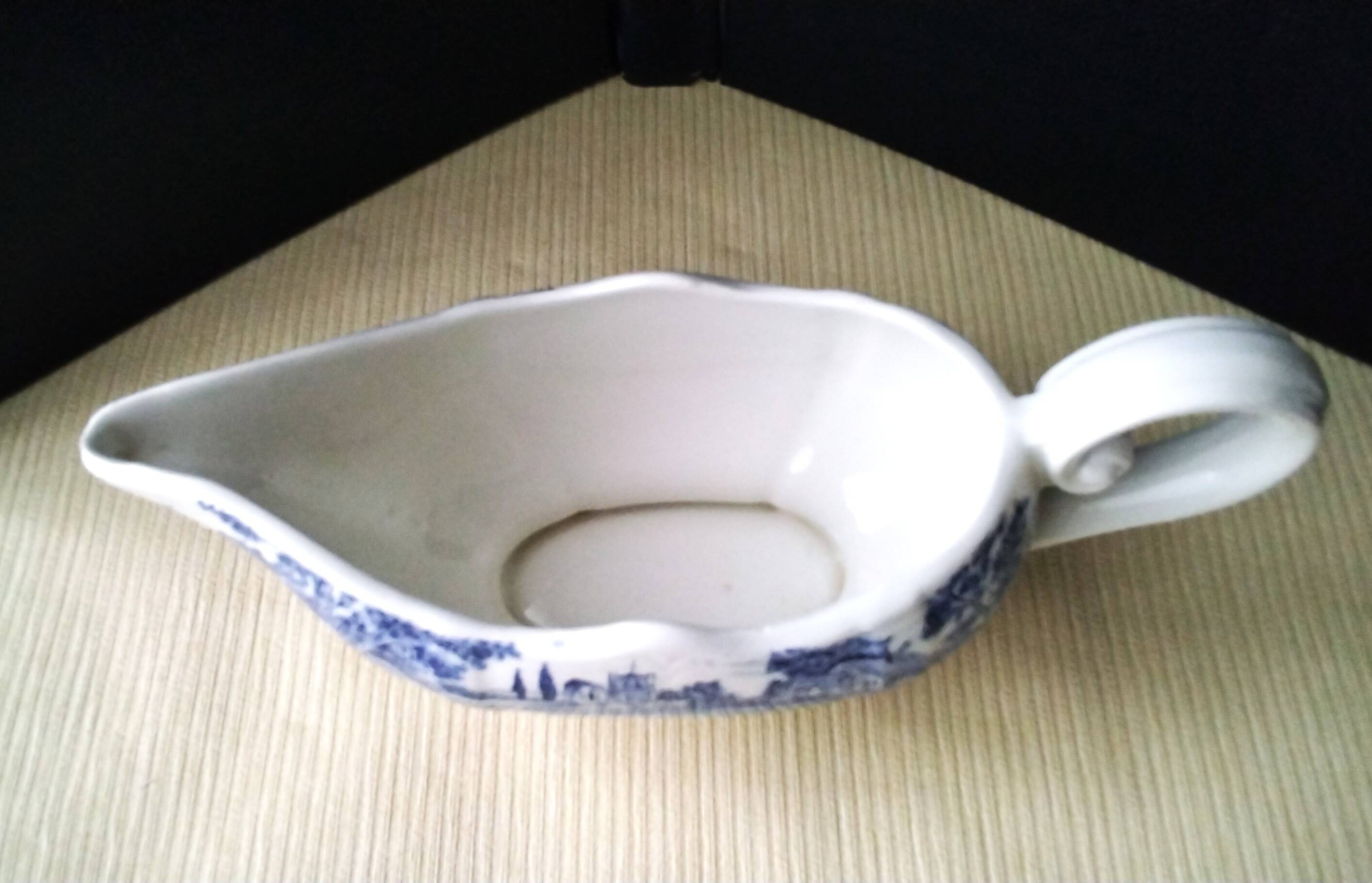 Lunéville earthenware sauce boat "English Style"