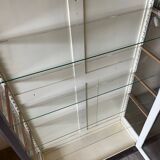 Ancienne vitrine en bois vitrée