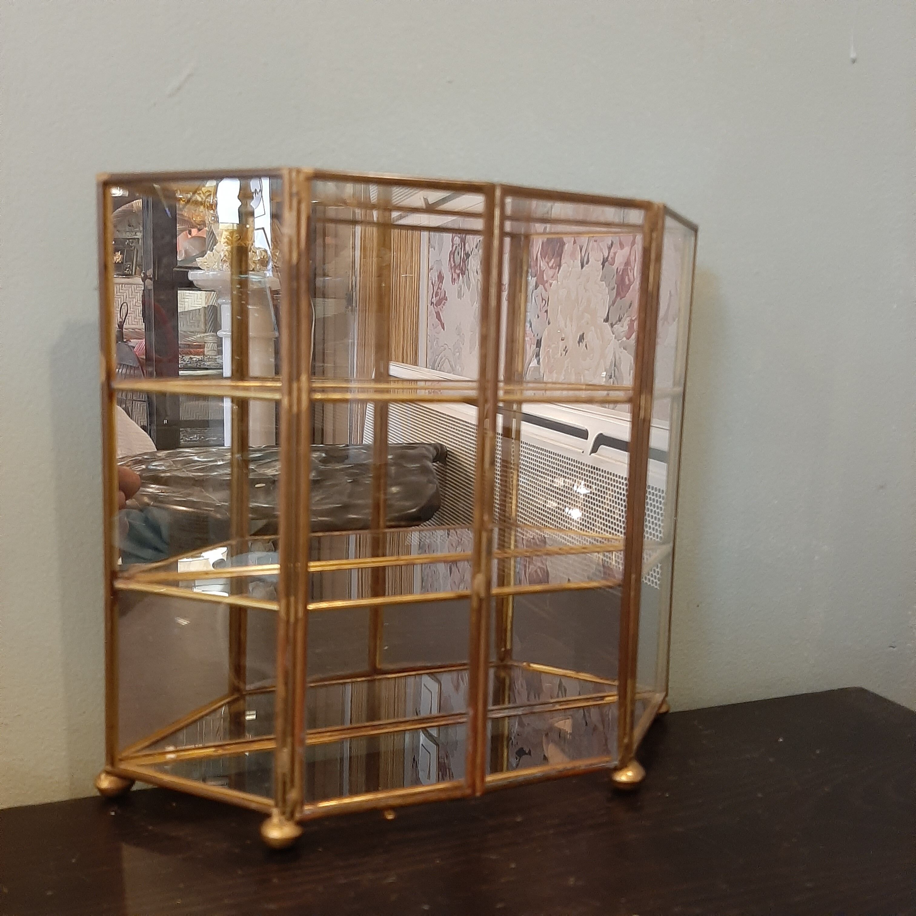 Vitrine miroir en laiton