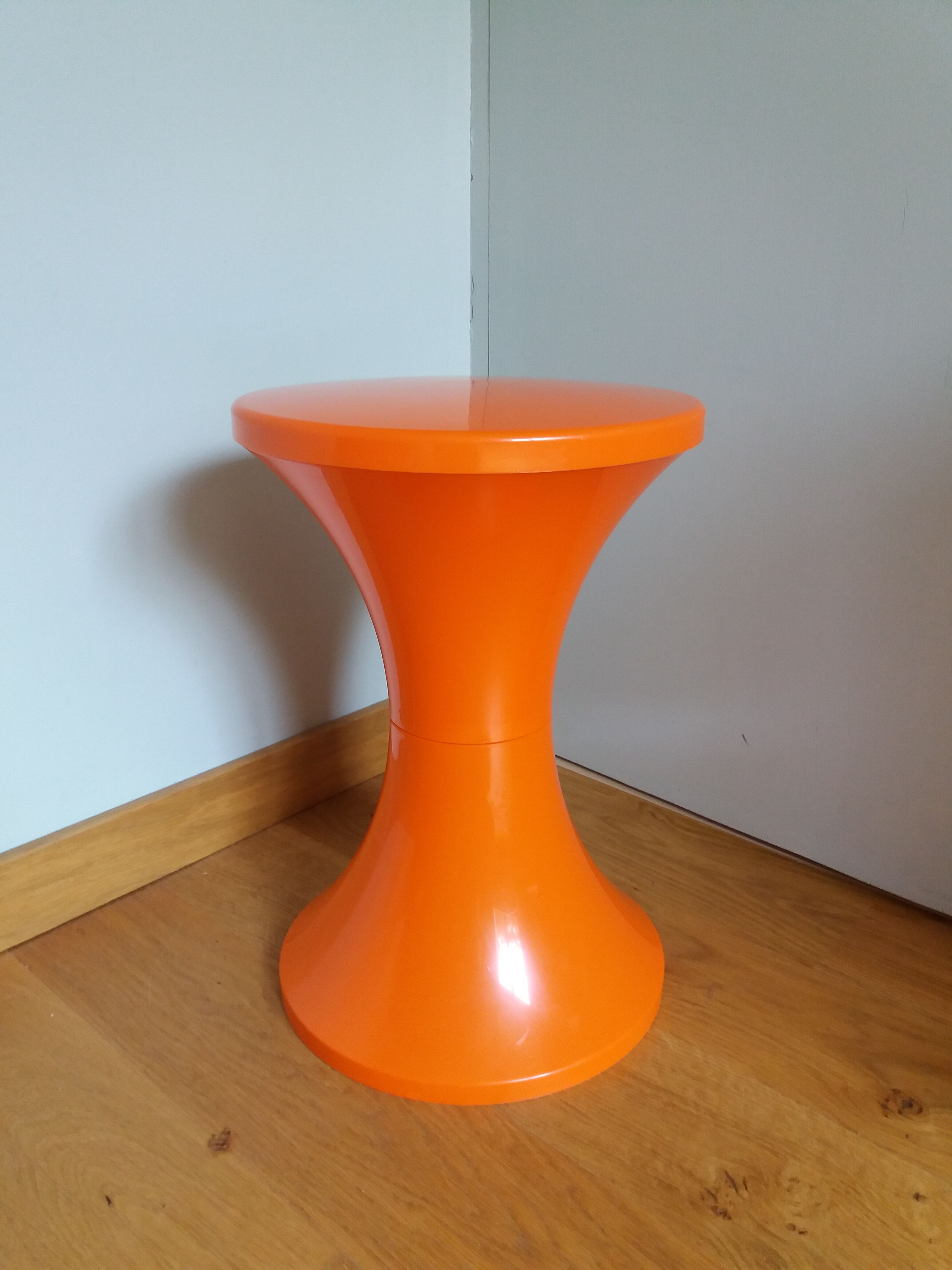 Tam Tam orange stool