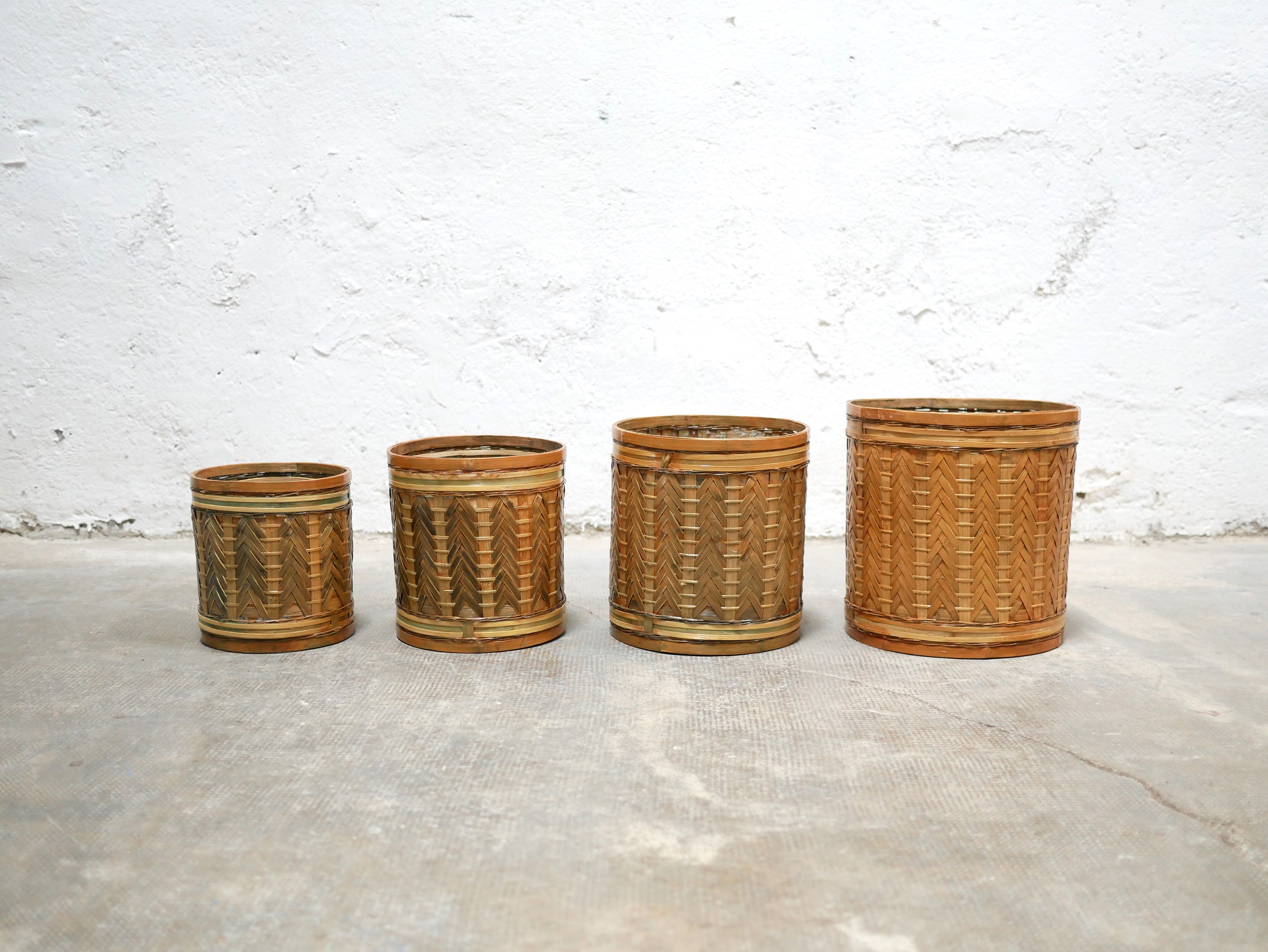 Série de 4 cache-pots corbeilles vintage en rotin
