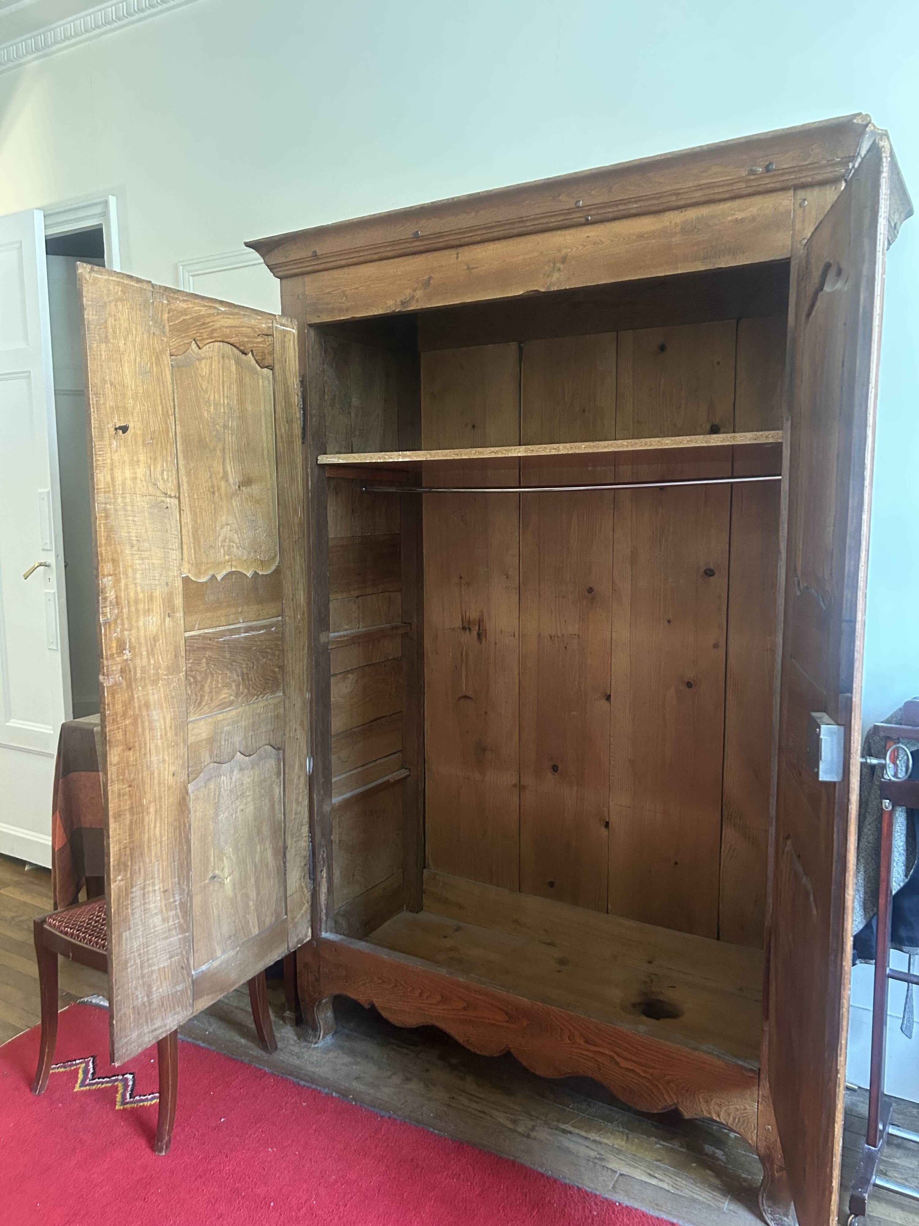 Rustic French antique wardrobe in solid wood – 19th century