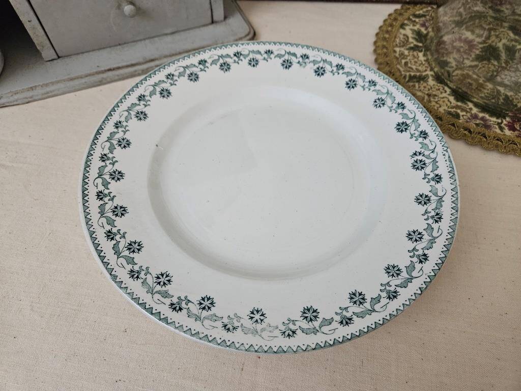 Moulin des Loups earthenware dish