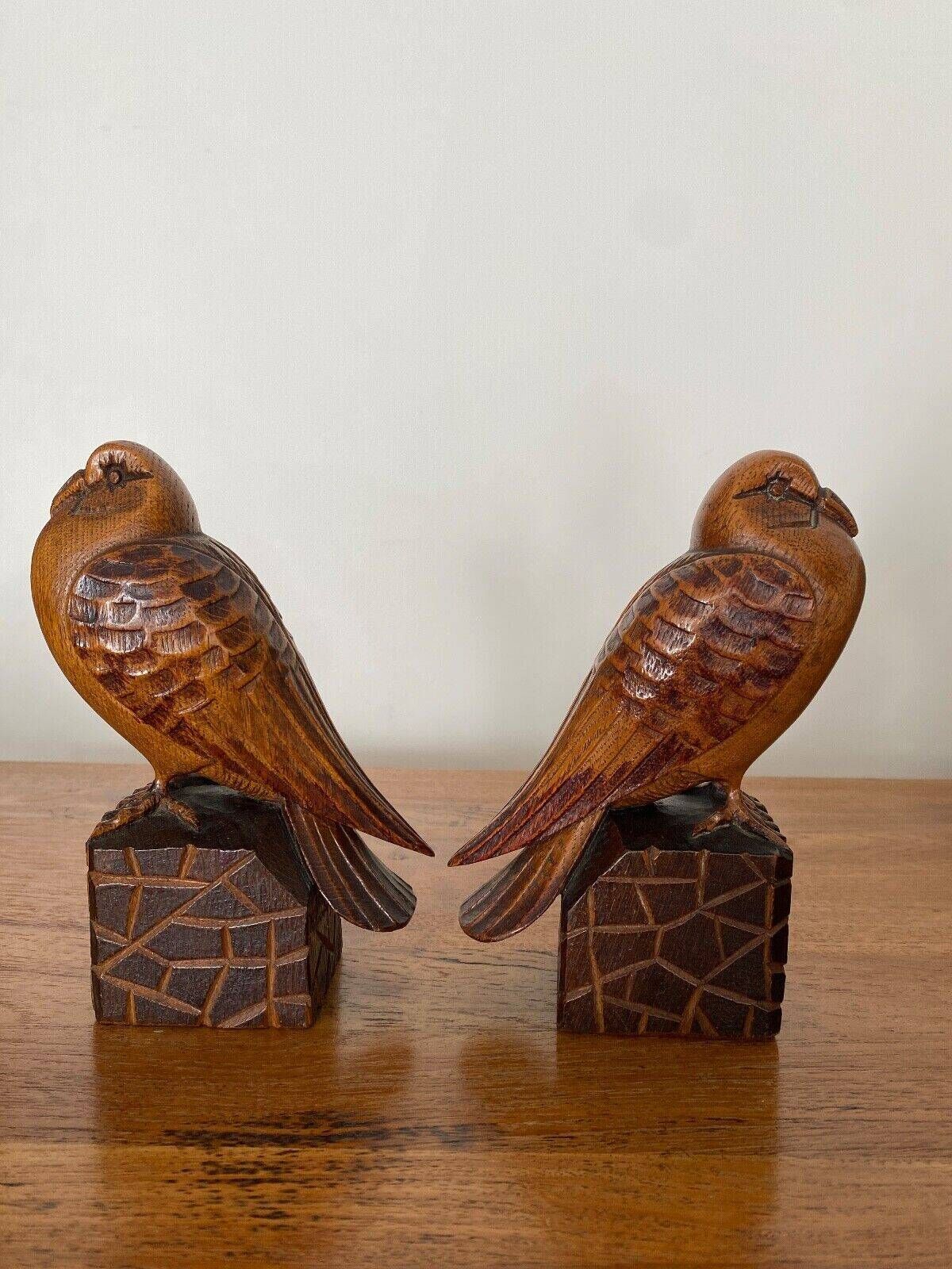 Pair of Art Deco bookend birds in carved wood cubizing 1930