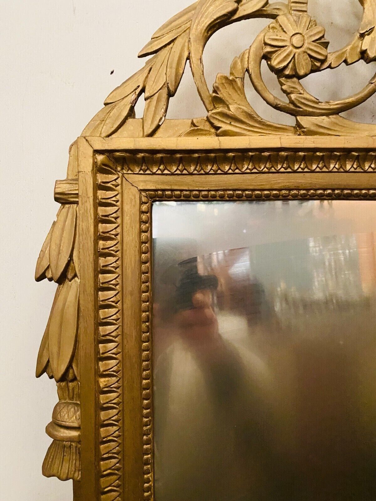 Louis XVI style mirror in wood and gilded stucco XIX century,, 122x72 cm