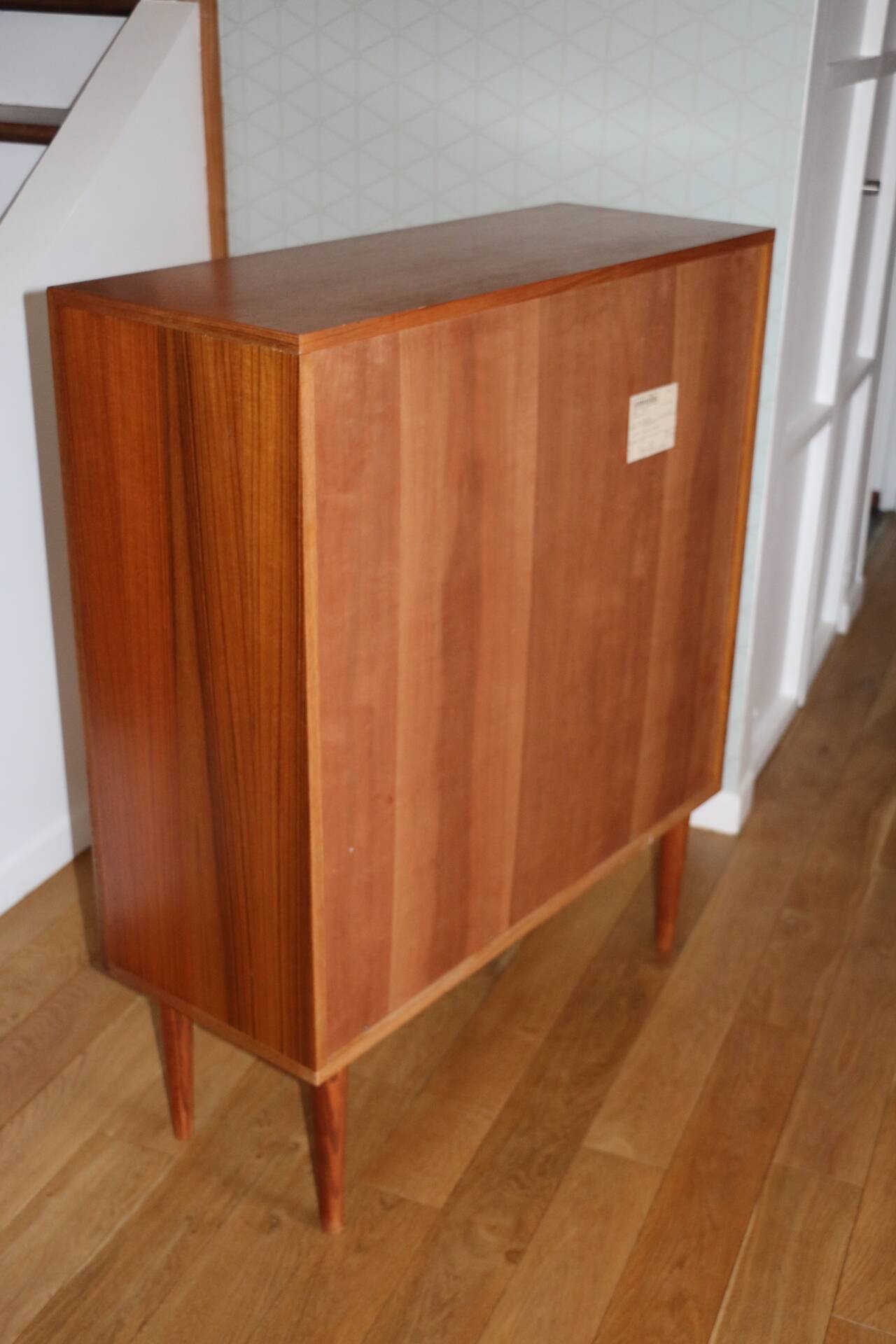 Omnia sideboard with 2 doors