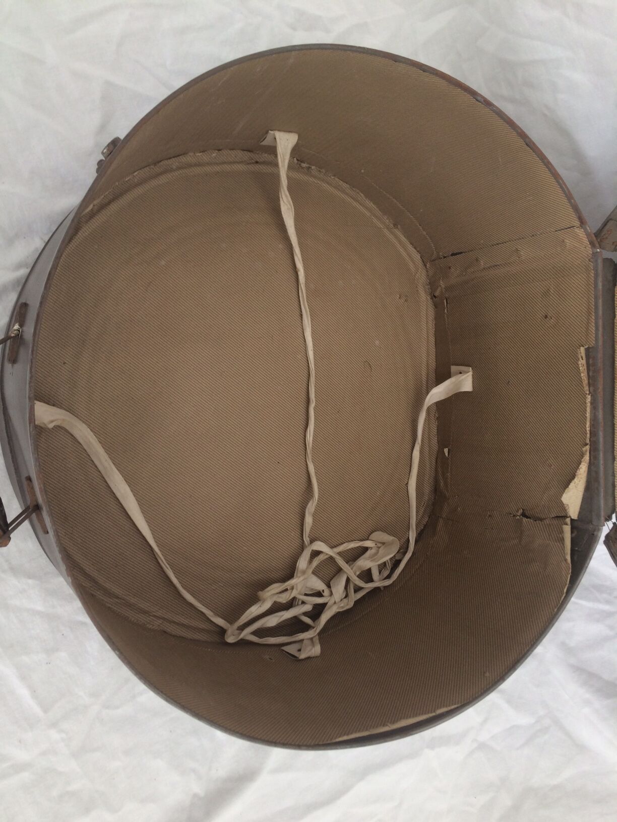 Suitcase time hat box