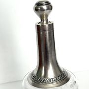Carafe ancienne en cristal et argent massif – décor rubans et guirlande