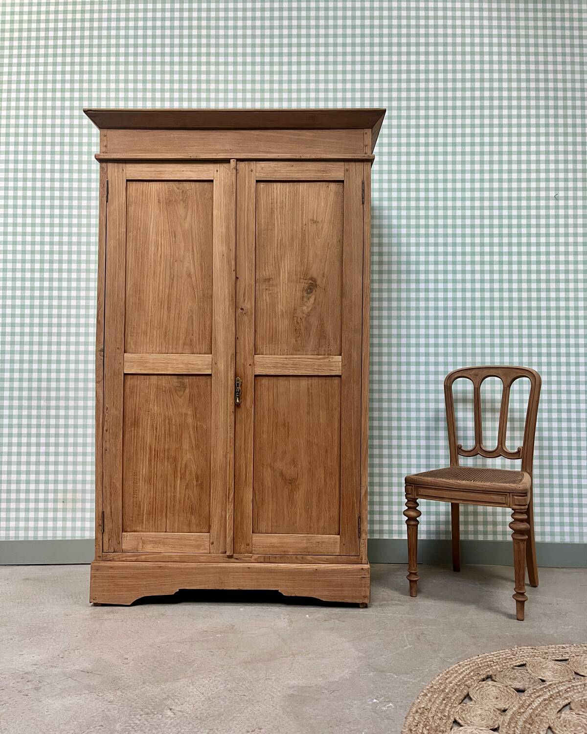 Small cherry wood cabinet (renovated)