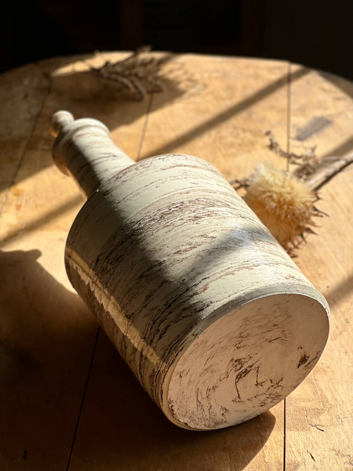 Large handcrafted bottle in glazed and marbled ceramic stoneware