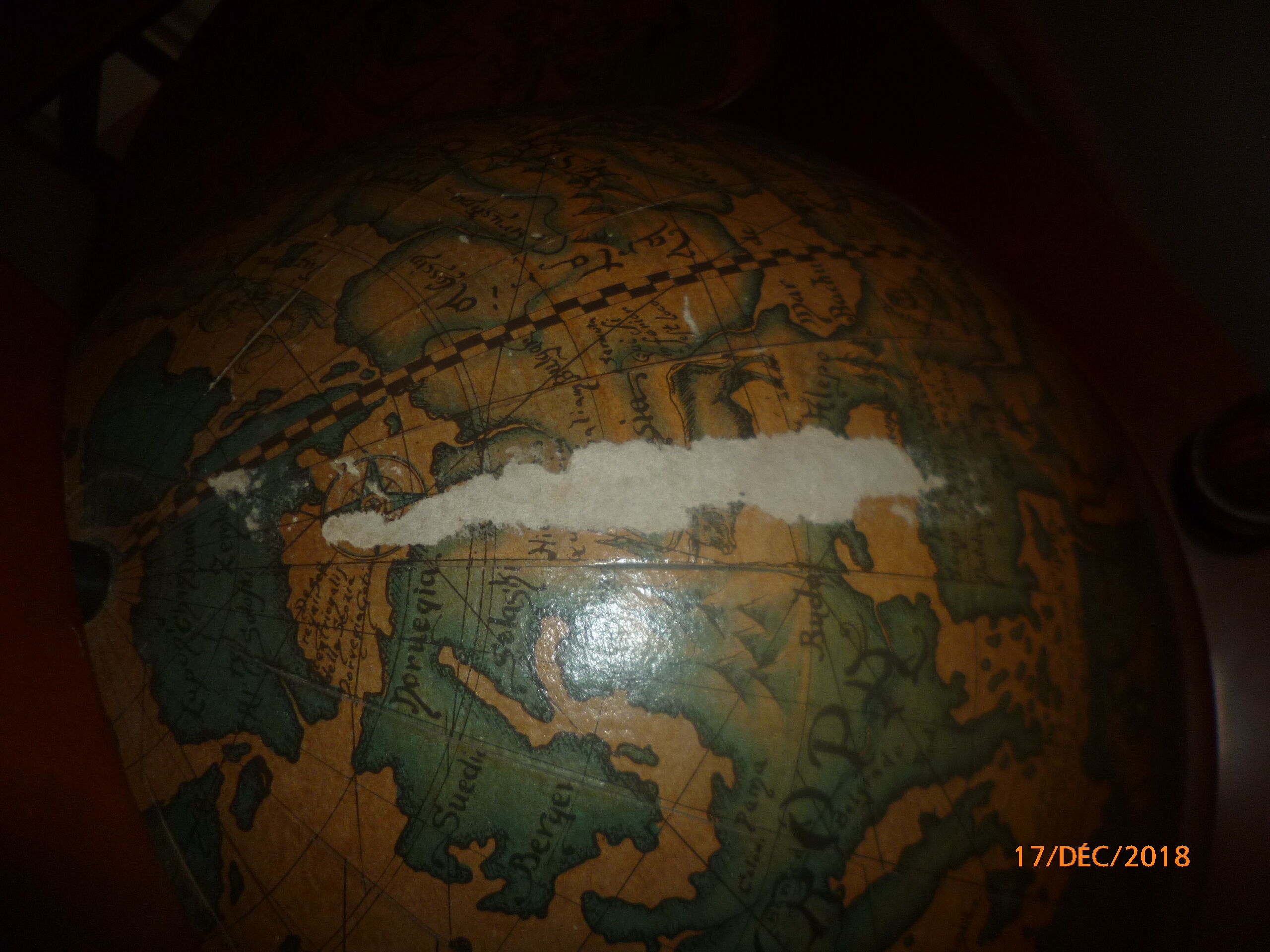 Desserte bar mappemonde globe terrestre  roulette vintage