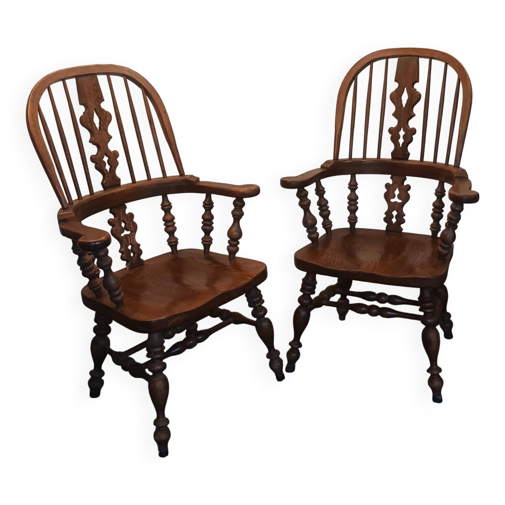 pair of Windsor armchairs by Ethan Allen