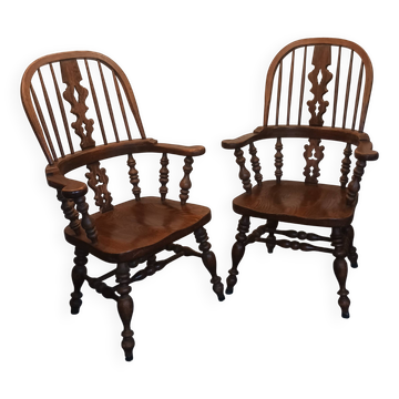 pair of Windsor armchairs by Ethan Allen