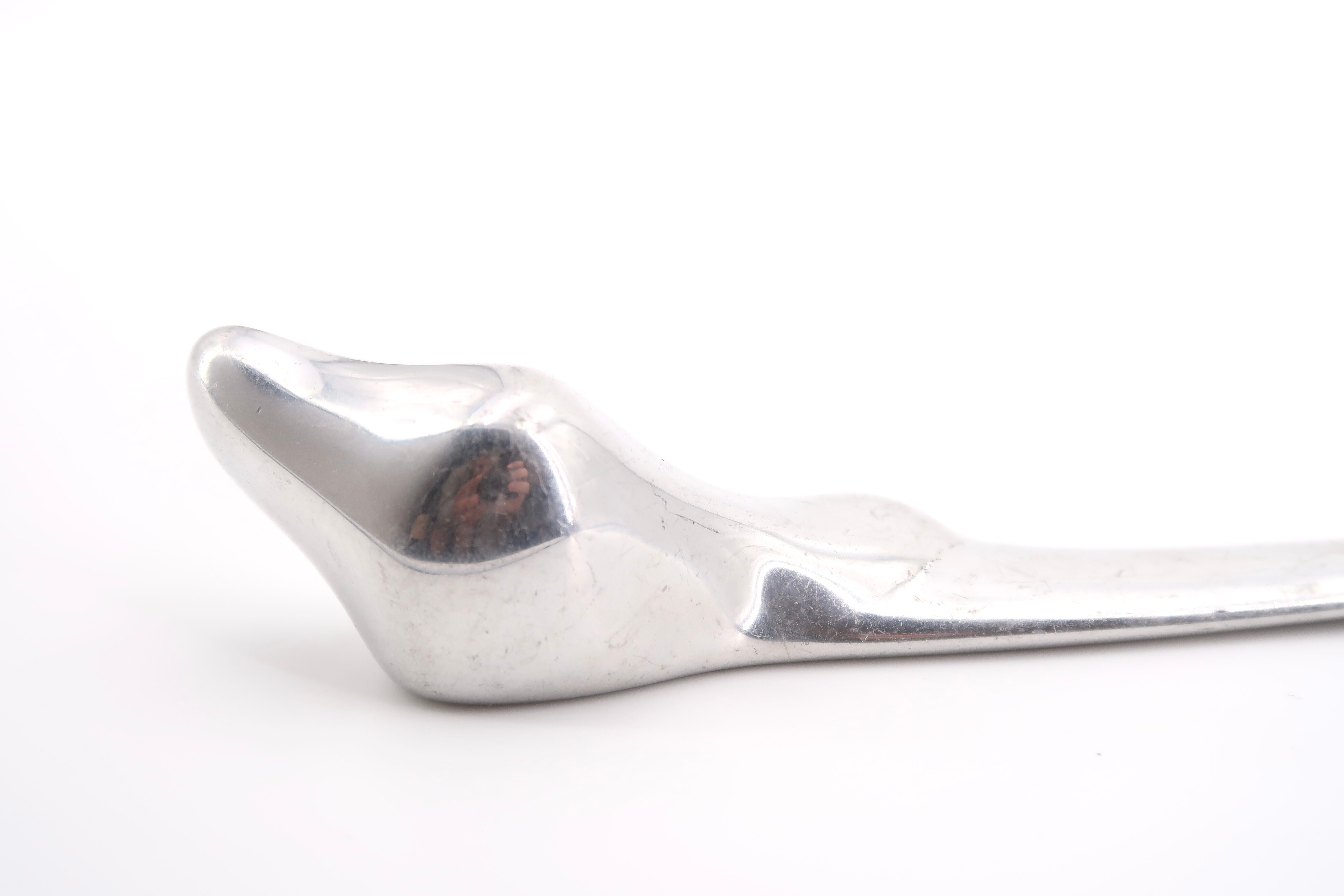 Coupe papier sculptural en aluminium Hoselton Canada