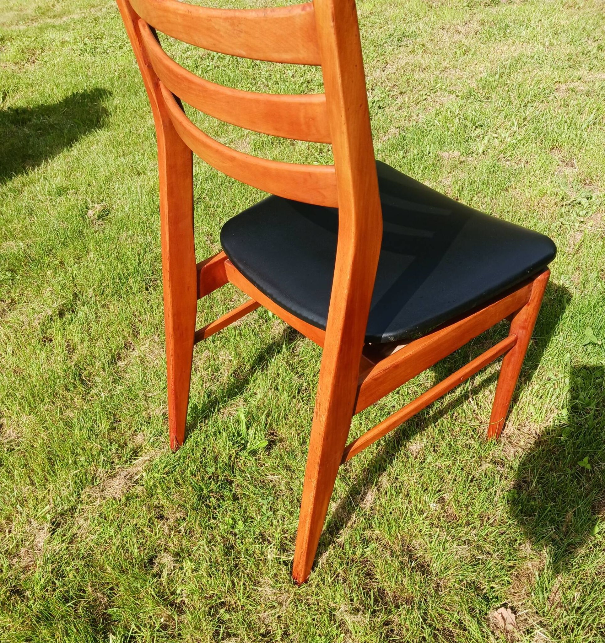 Set of 6 Scandinavian design chairs