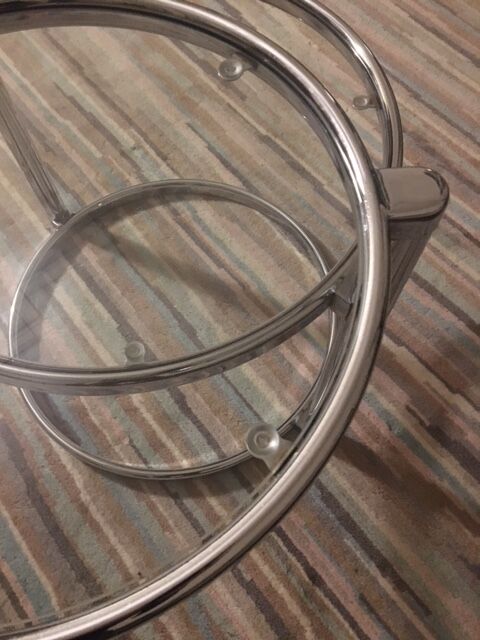 Round coffee table in glass and chrome 2 removable trays