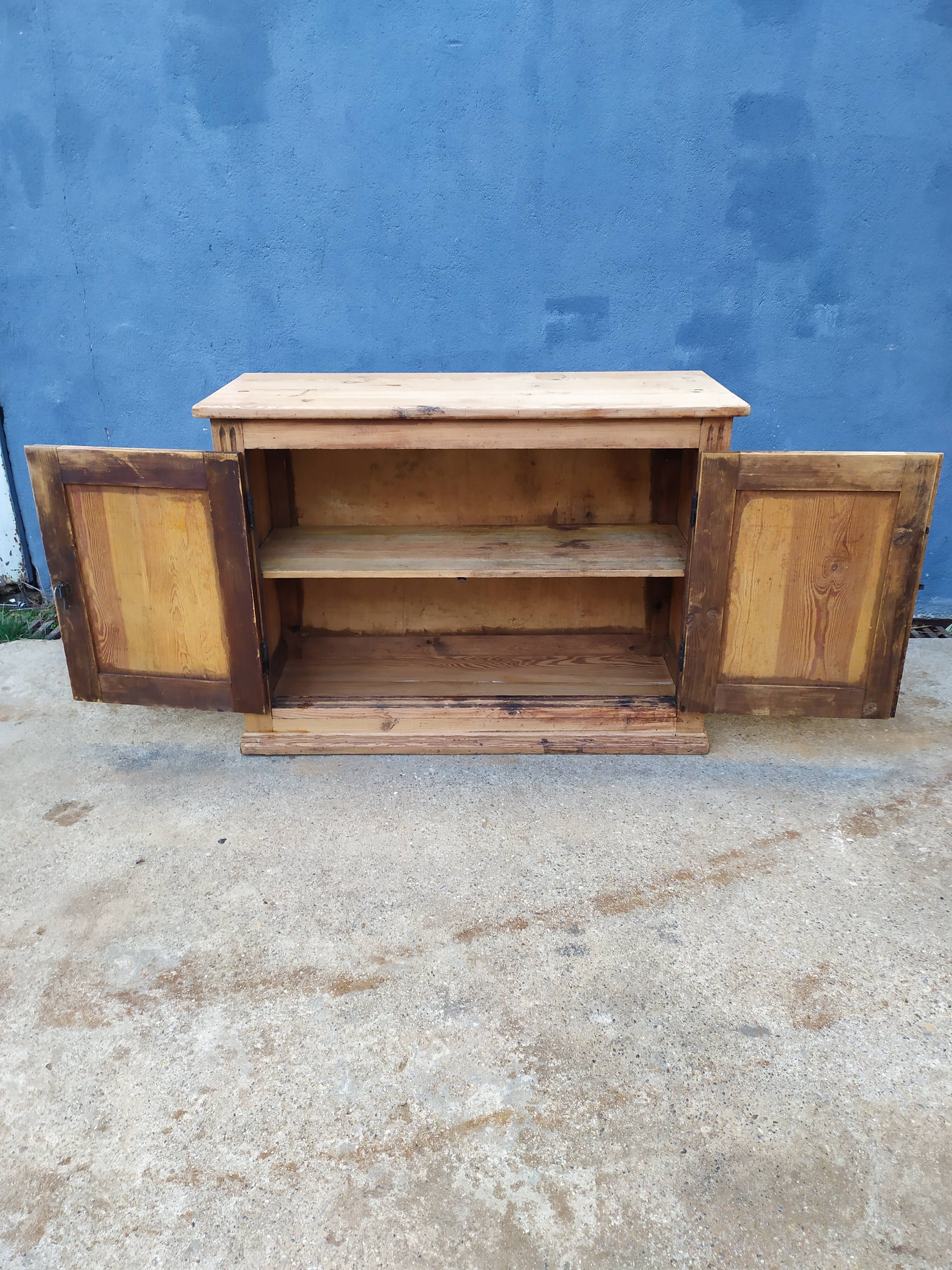 Buffet stripped fir