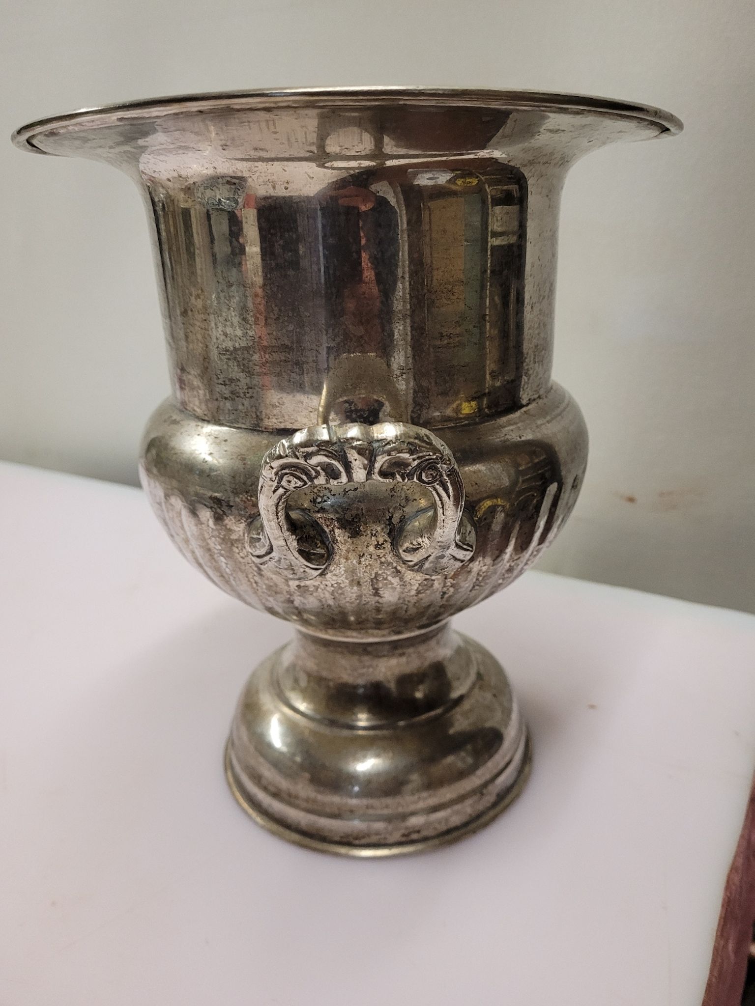 Antique champagne bucket in silver metal medicis shape