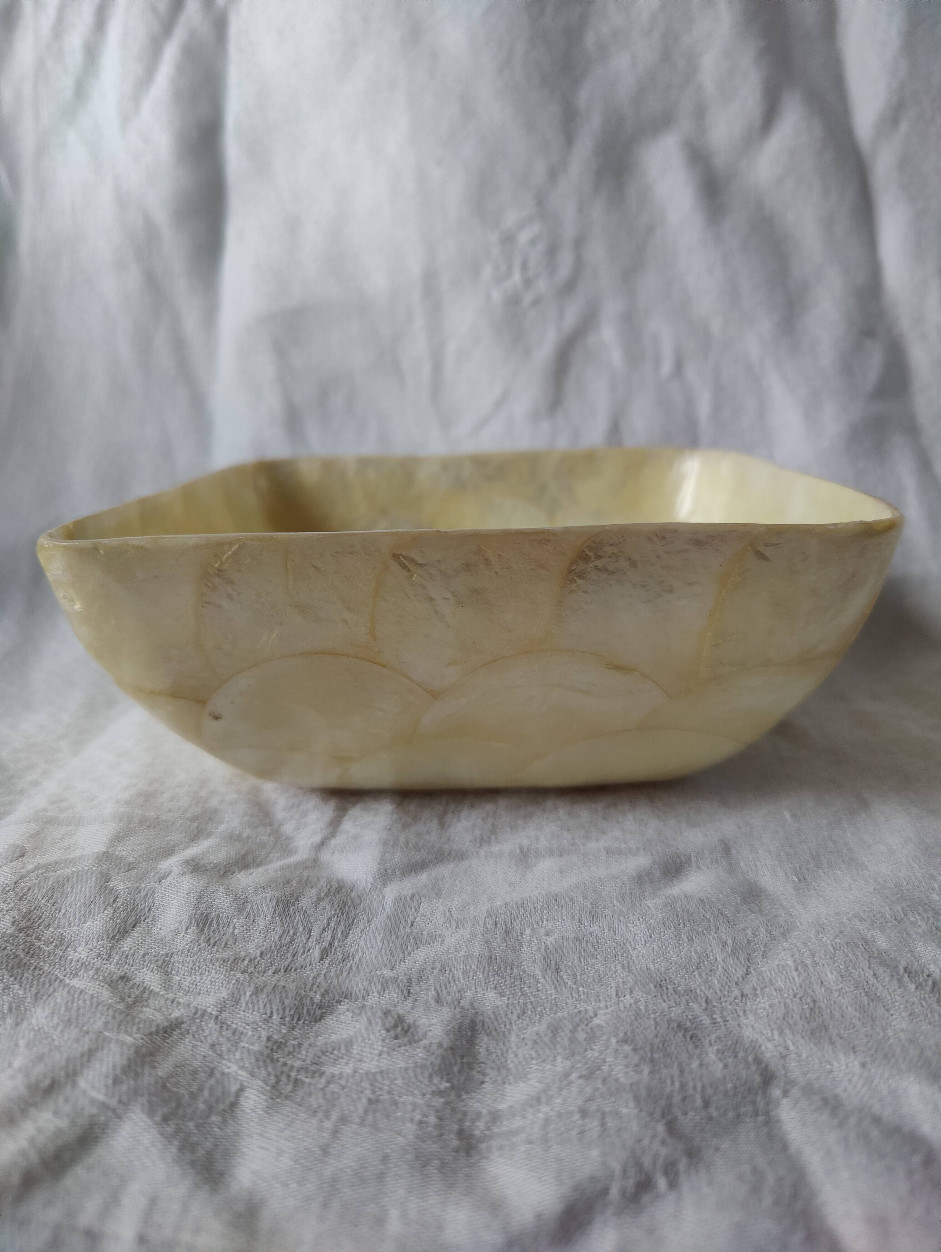 Cup or pocket in mother-of-pearl and resin, 1970s