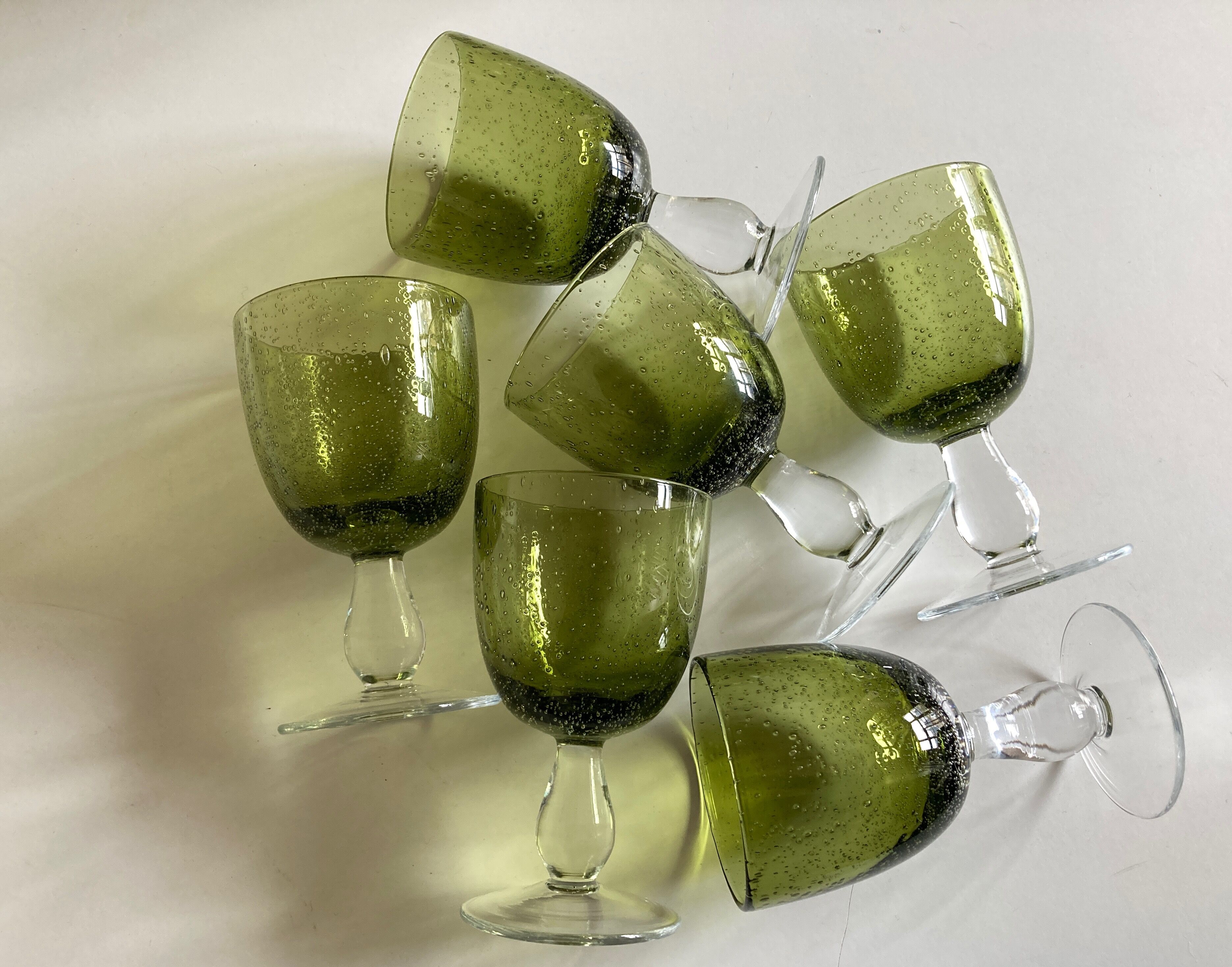 Set de 6 verres 1970 en verre bullé vert