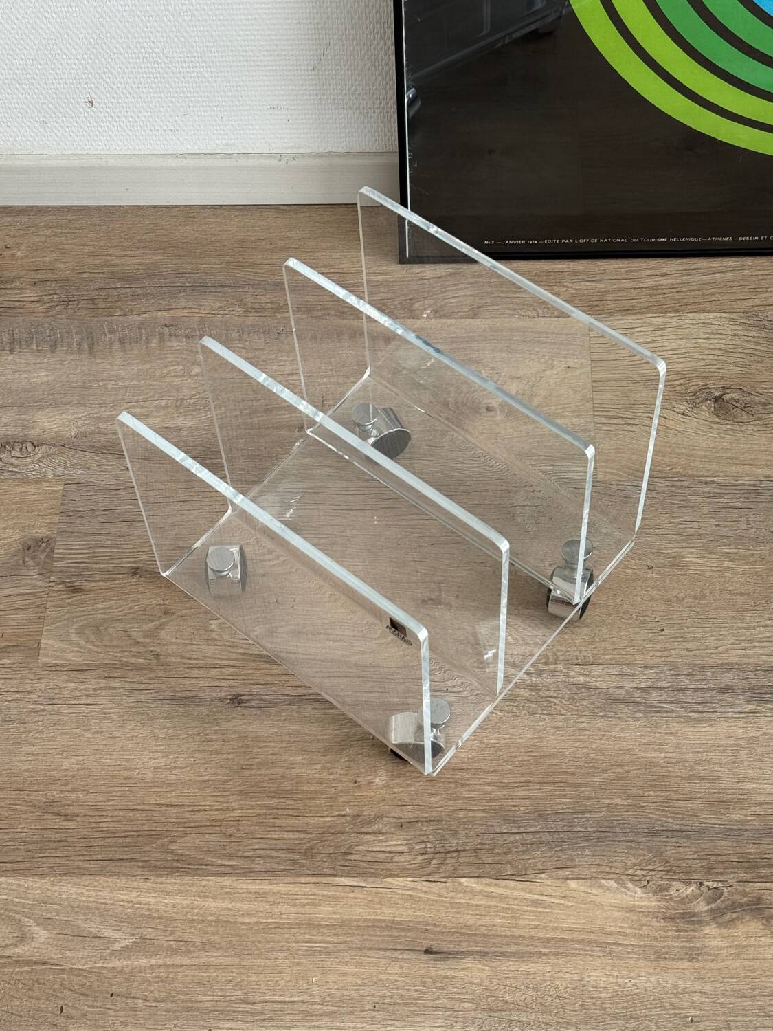 Marais International magazine rack