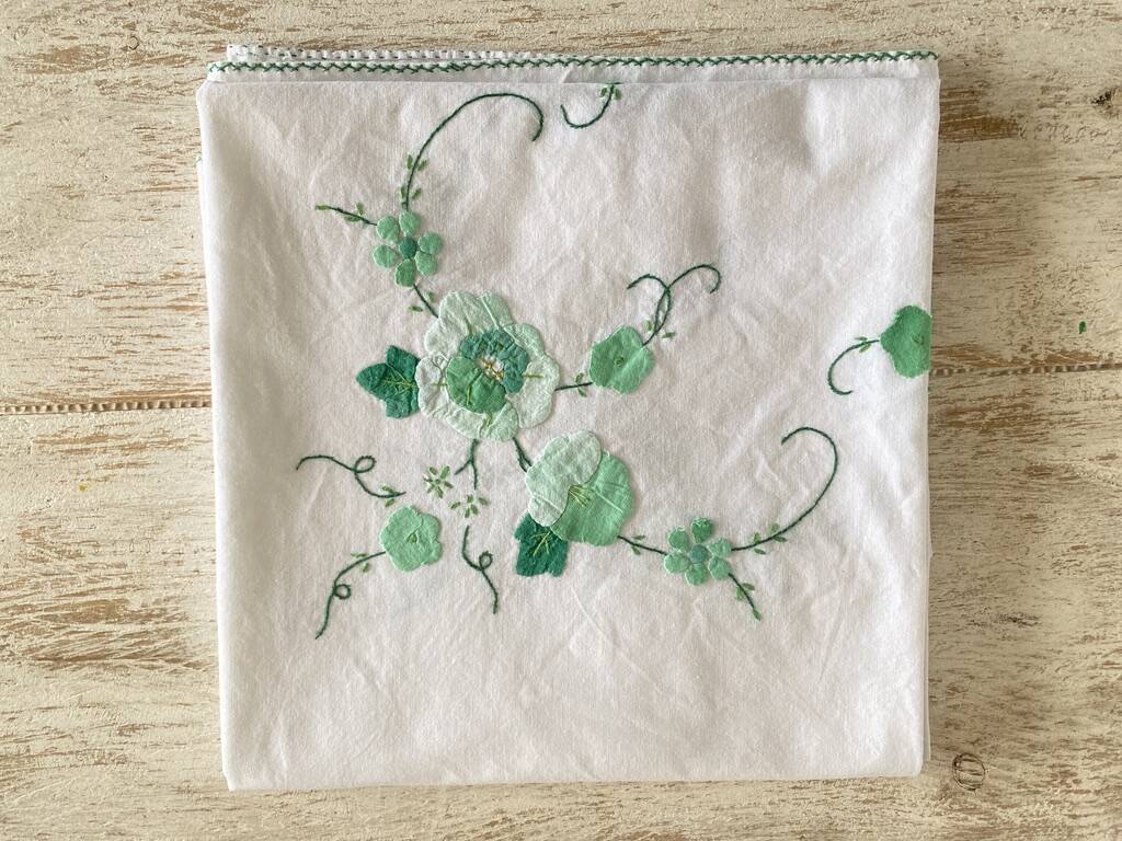 Antique square tablecloth with embroidered appliqué - 107x107 cm - Cotton