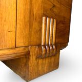 Buffet en noyer Art déco italien, de grande qualité.