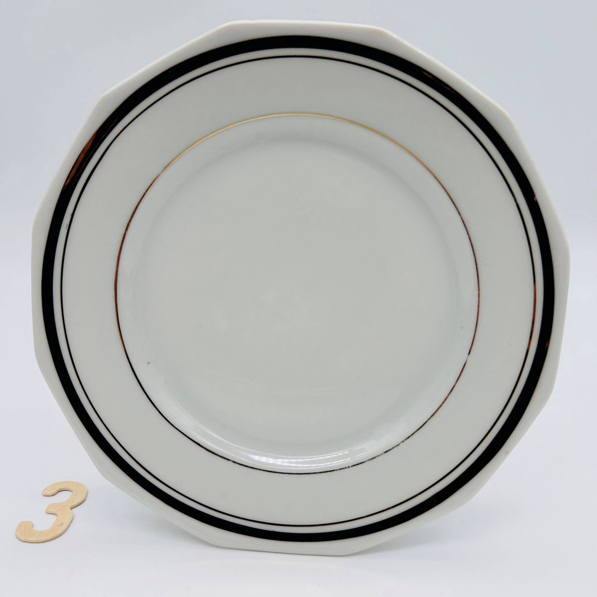 6 dessert plates and the serving dish, Philippon & Bruchet.