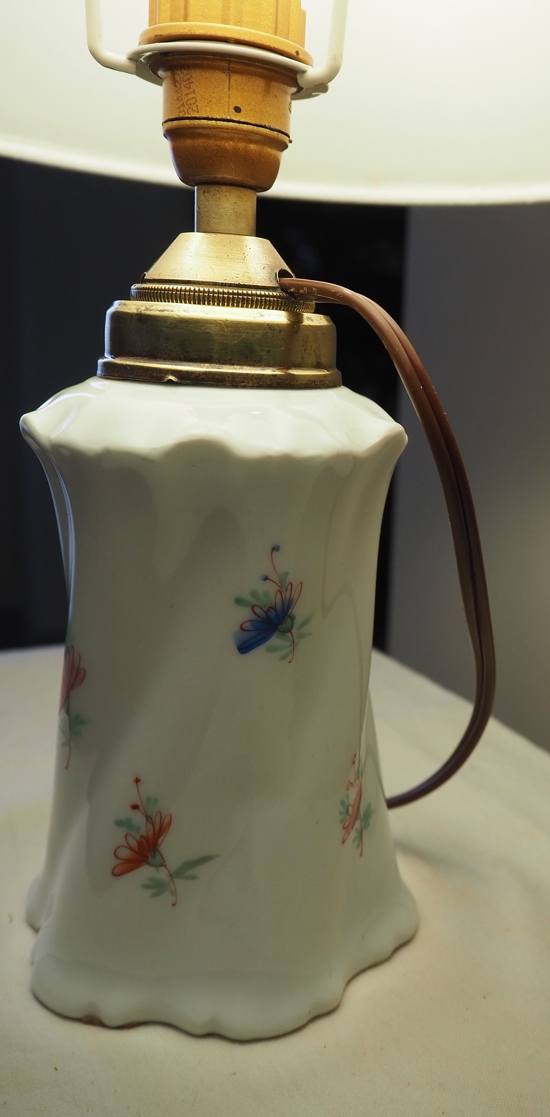 Table lamp in earthenware