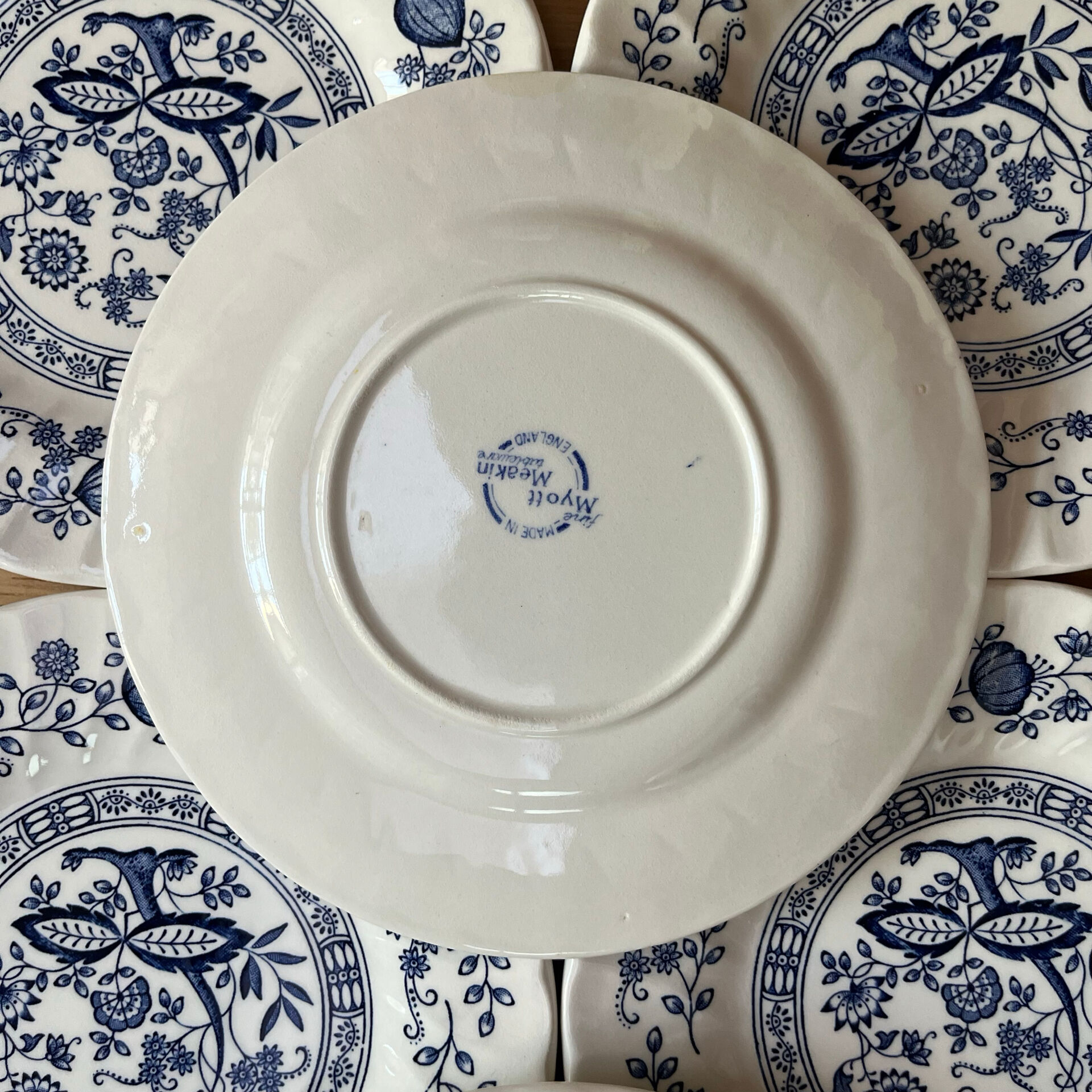 8 dessert plates Myott