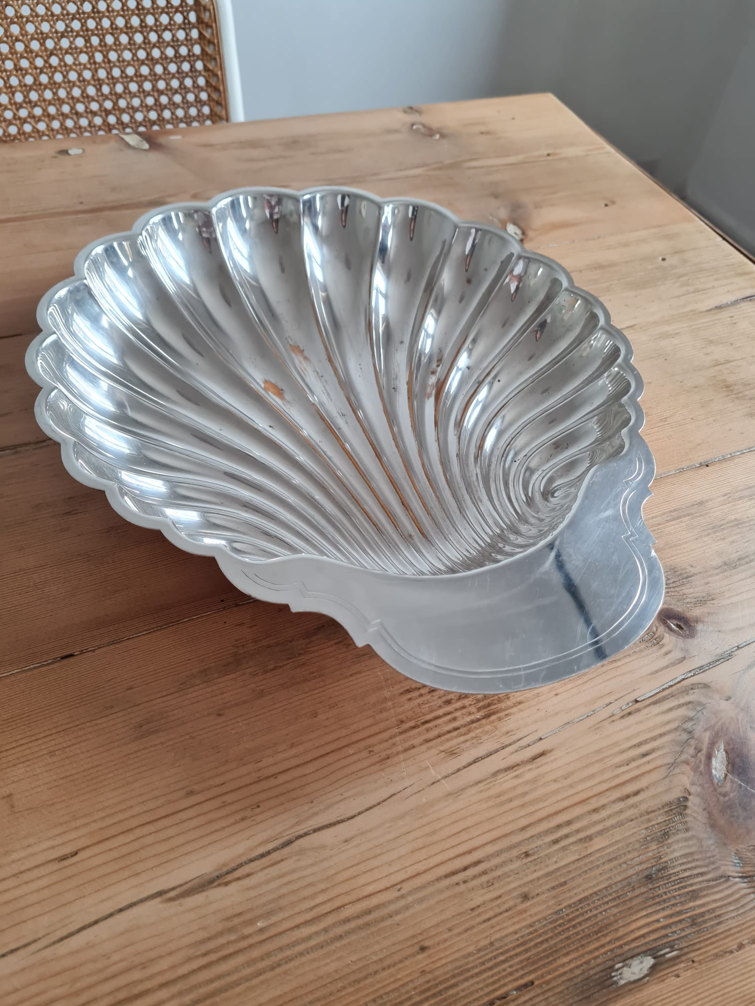 Silver metal dish shell w.rogers