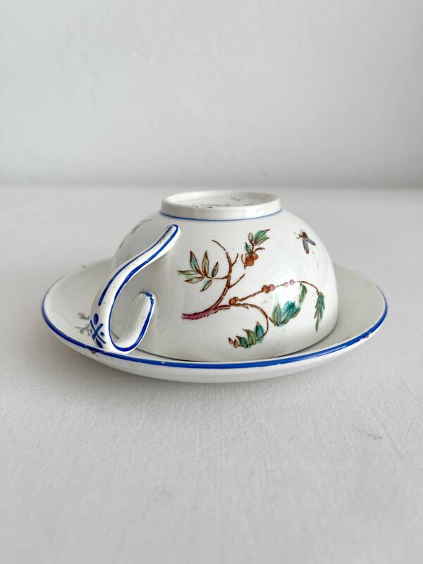 Tasse en terre de fer polychrome ''Nella'' Jules Veillard Bordeaux (JVB)