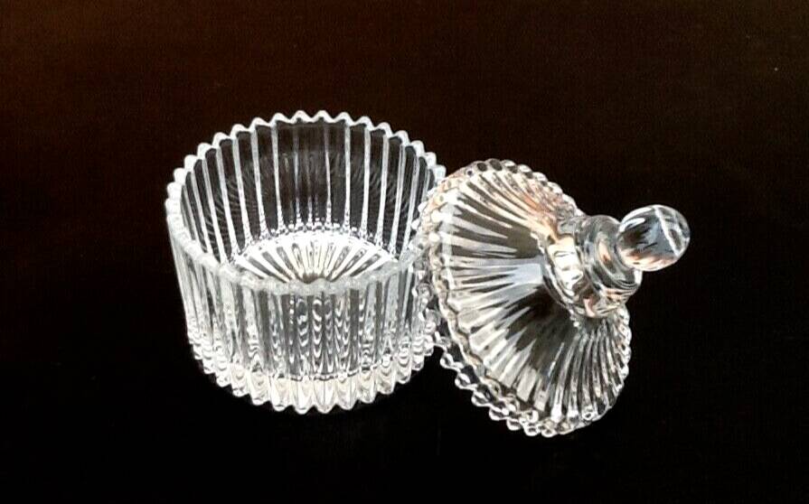 1960s pot with lid (fleur de sel..) ribbed transparent glass