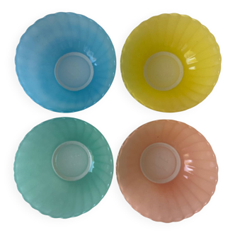 4 pastel glass cups