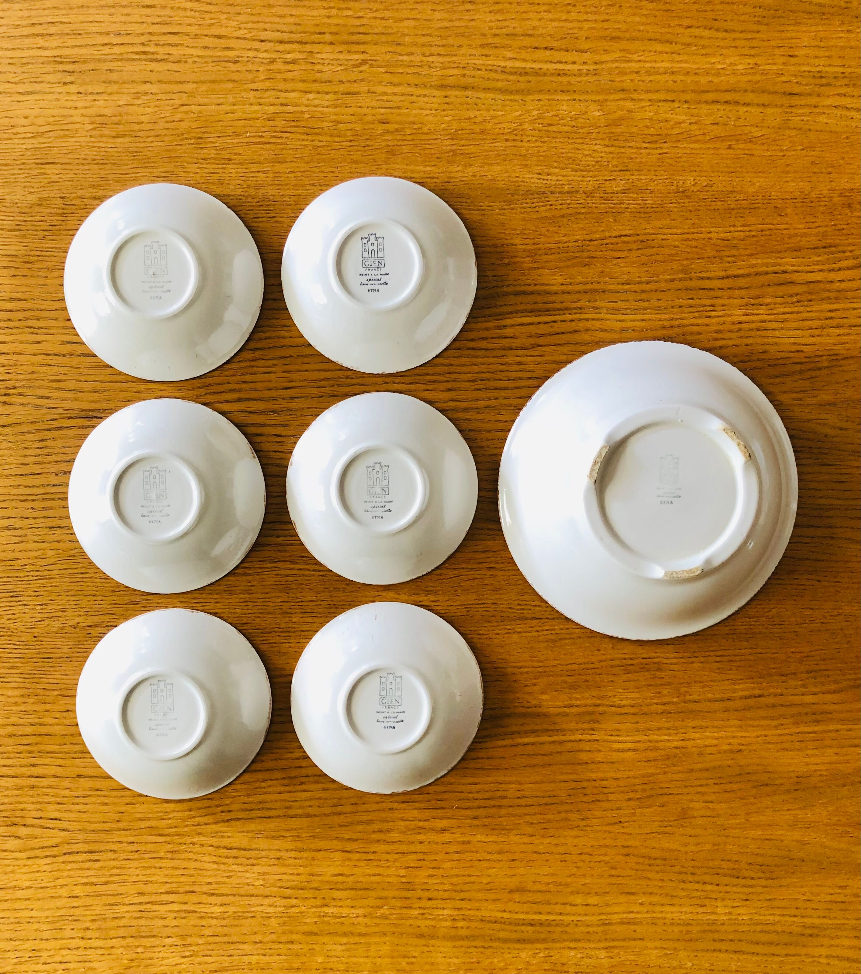 Salad bowl and 6 ceramic cups from Gien