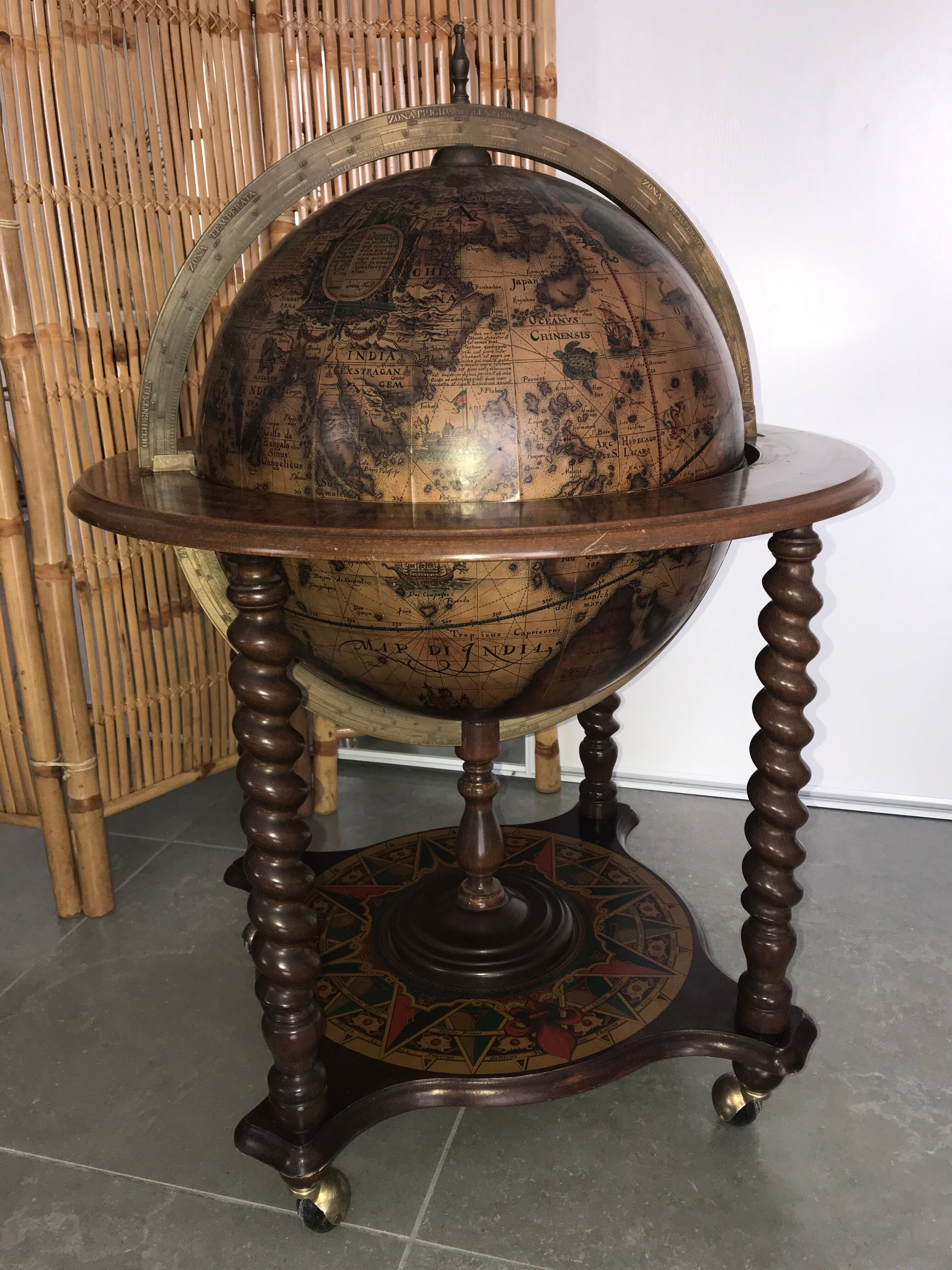 World Globe Map Bar