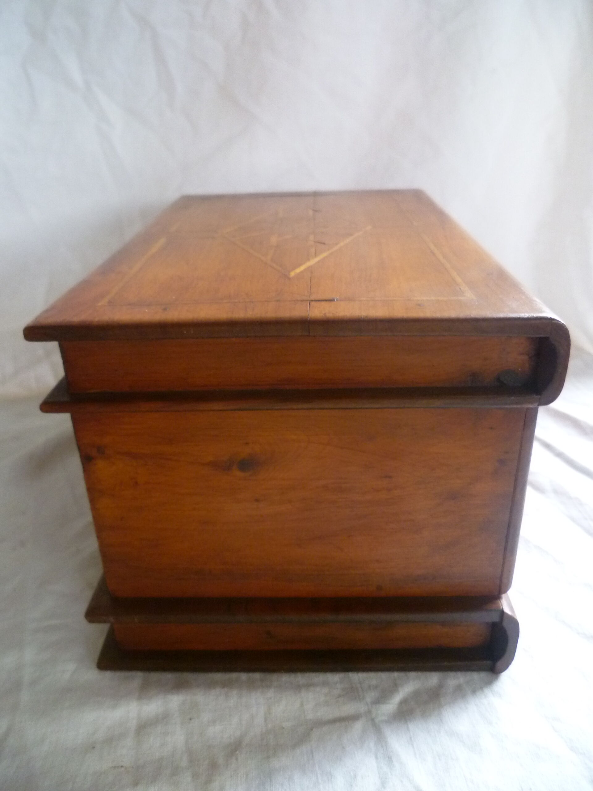 Box box a secrets in wood & marquetry Charles X, XlXème