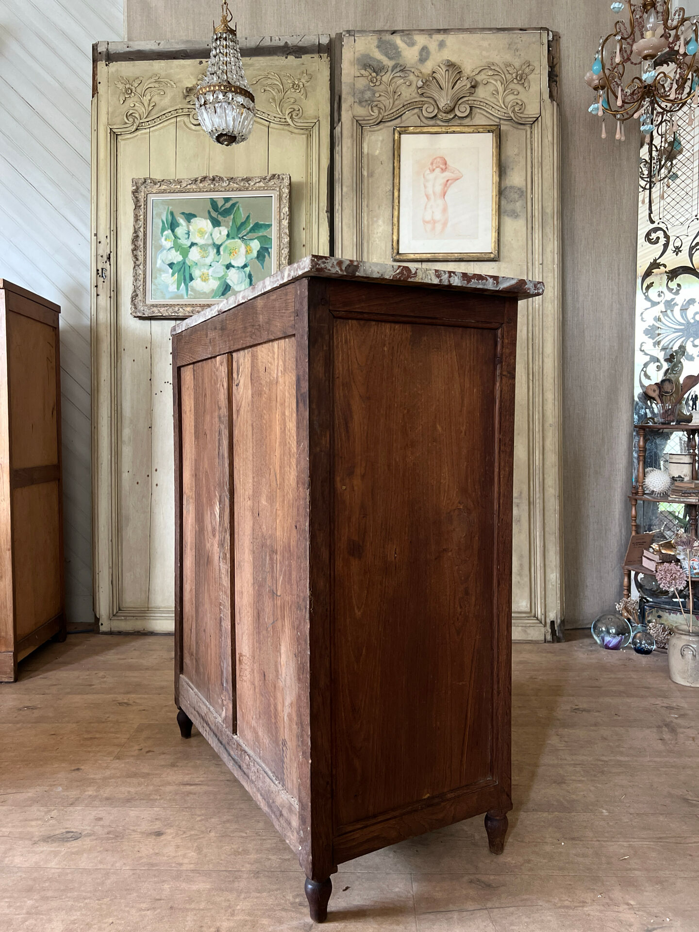 Antique chest of drawers