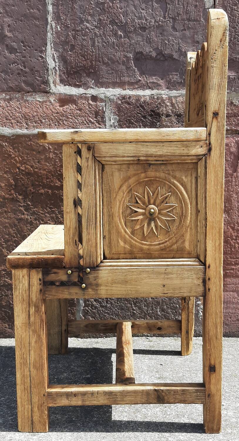 Fauteuil, chayère ou trône en bois, début 19ème siècle.