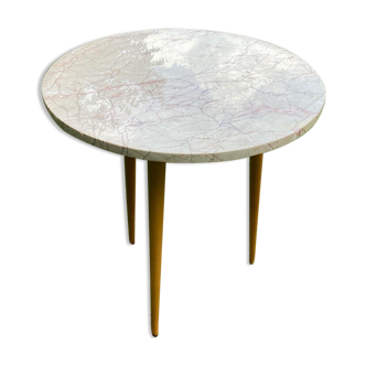 Tripod table