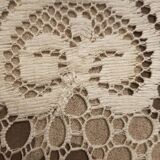 Set of rectangular tablecloth and napkins with lace pattern