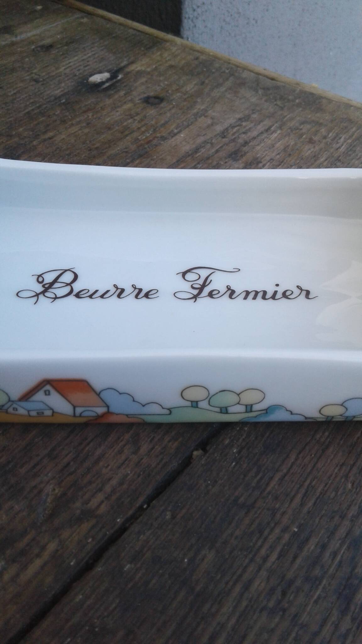 Porcelain butter dish