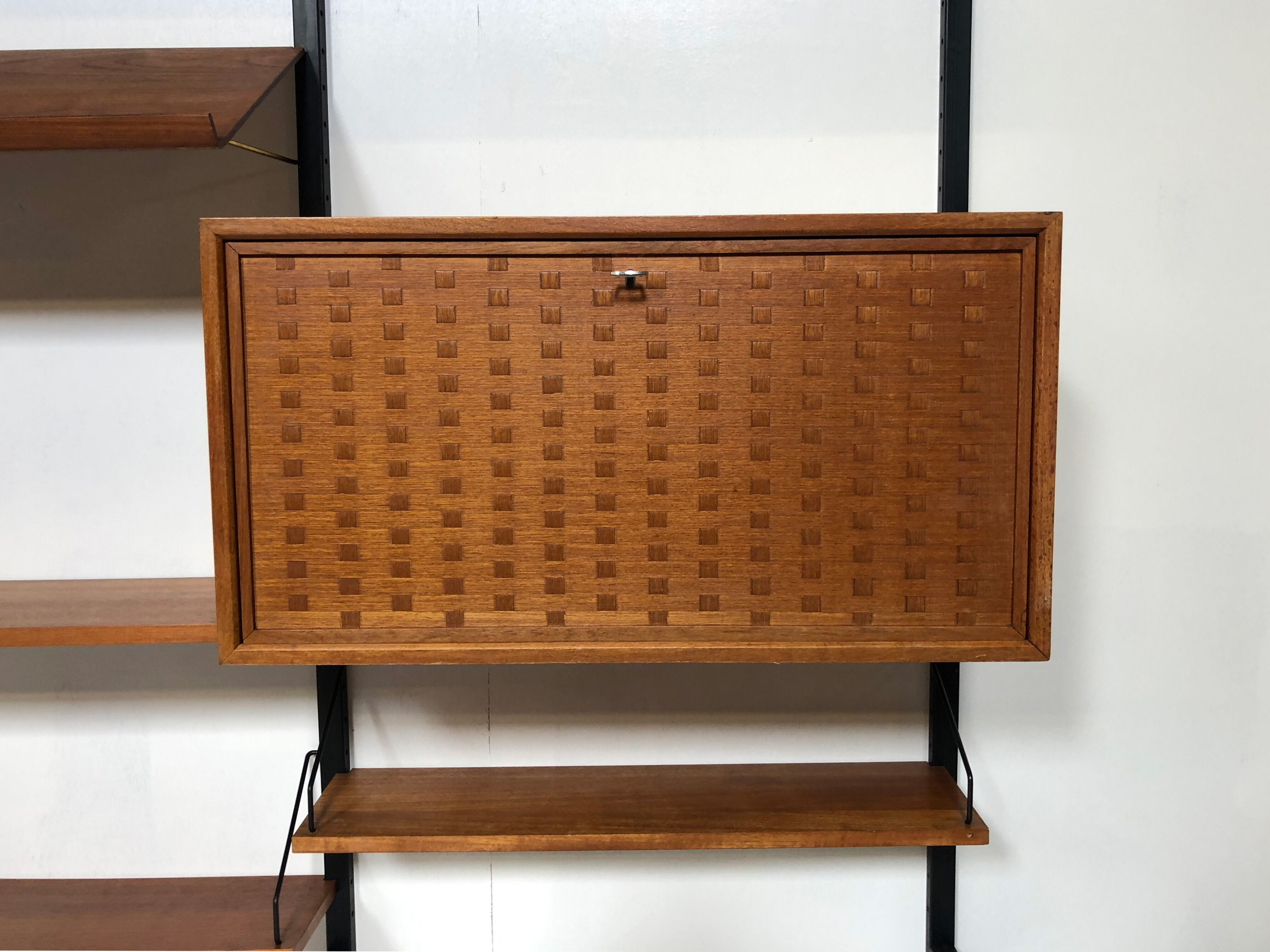 Poul Cadovius Royal System wall system