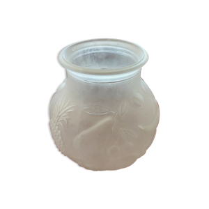 Vase en verre moulé décor de