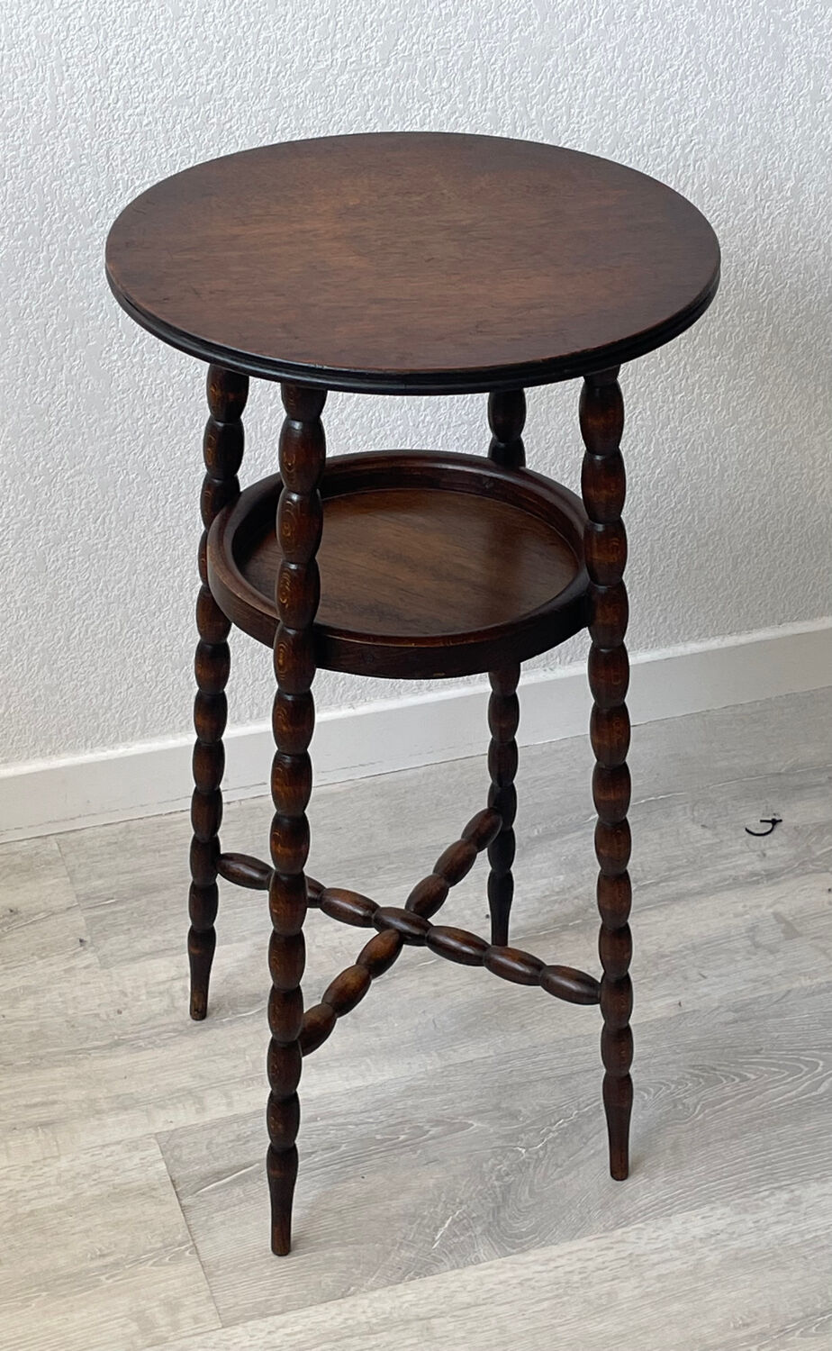 Vintage turned wooden gueridon from the 60s.