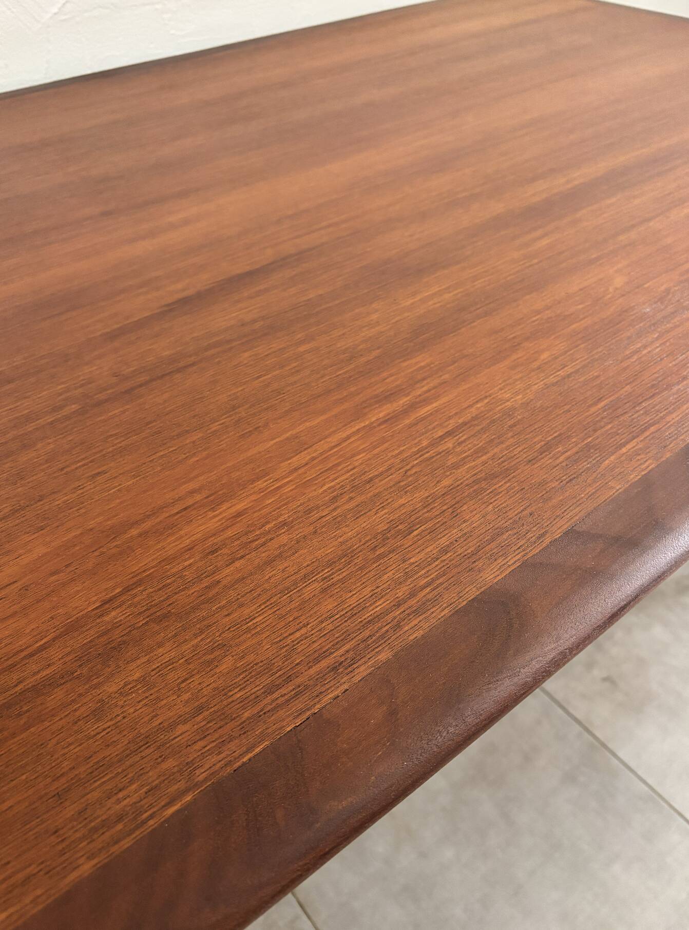 Extendable teak table in Scandinavian/Danish style, Ligne Roset, 1960s.