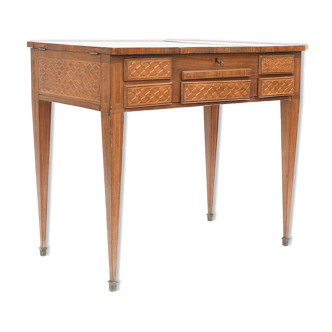 Dressing table in cube marquetry