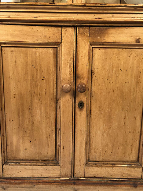 Buffet two fir bodies, glazed in the upper part.