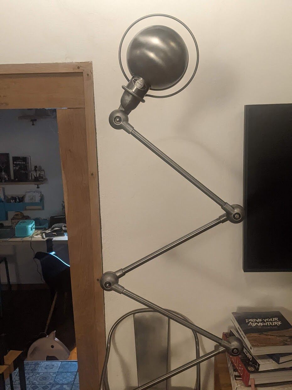 Magnificent Jielde 6 arms
