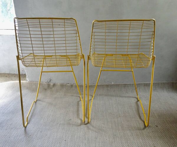 Paire de chaises en métal grillagé années 60